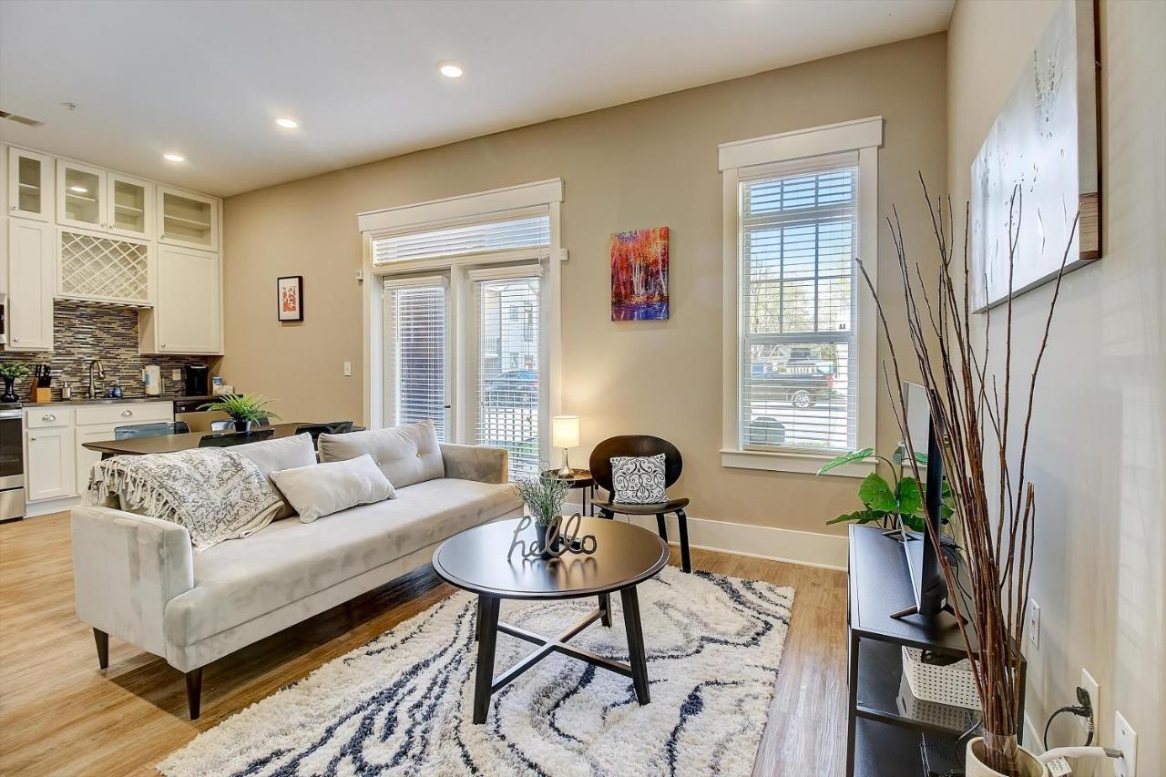 Frontdesk Village At Commonwealth Apts Plaza Midwood ชาร์ล็อต ห้อง รูปภาพ
